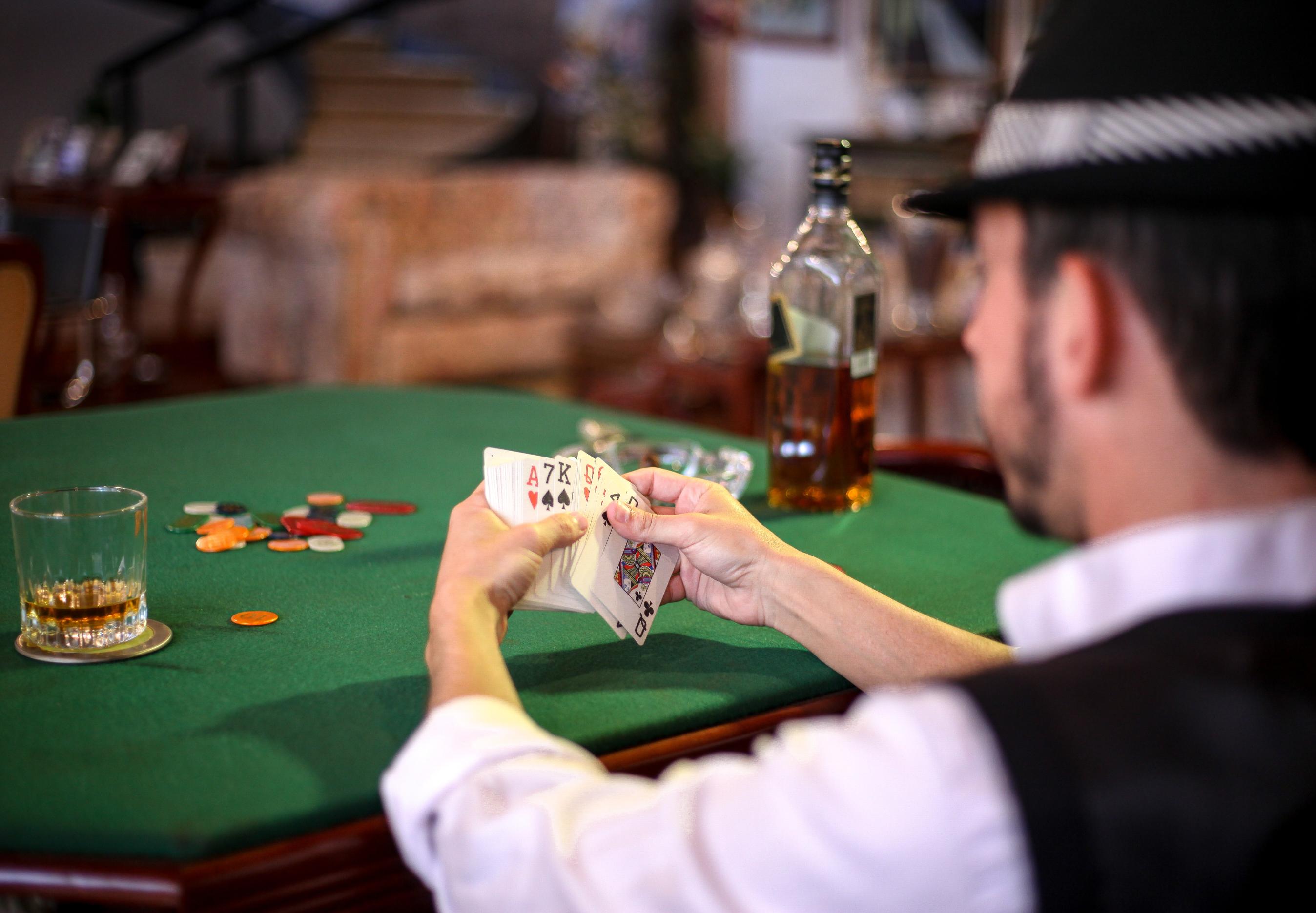 Understanding Baccarat Game Structure and Betting Choices